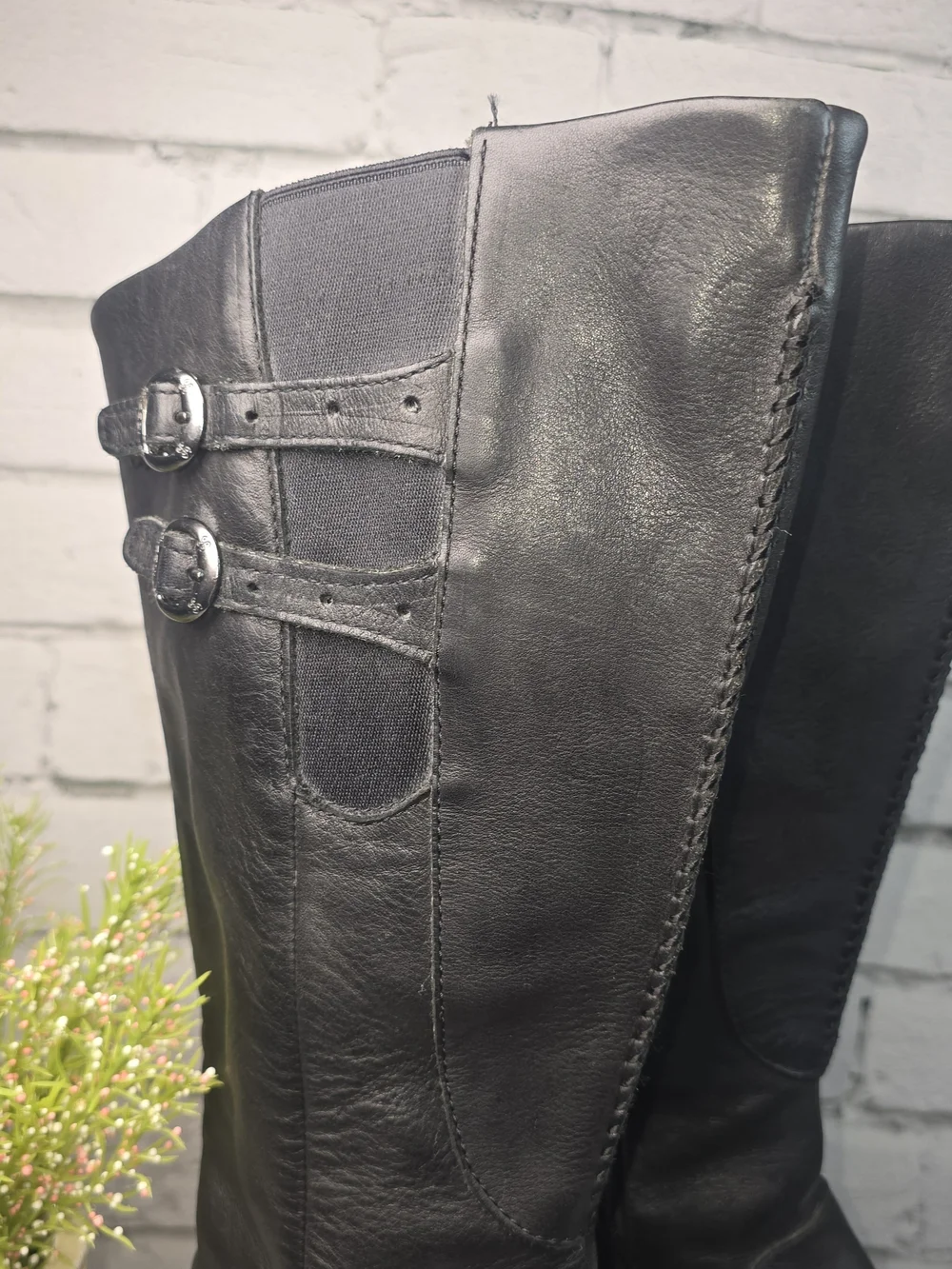 Keen Bern baby black leather knee-high boots wedge heel buckle womens 9
